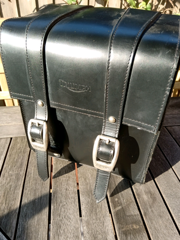 triumph tail pack
